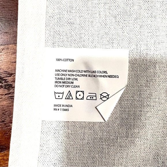 🍒3/$30 NWT Set of 2 Grinch Kitchen Towels - Picture 3 of 3